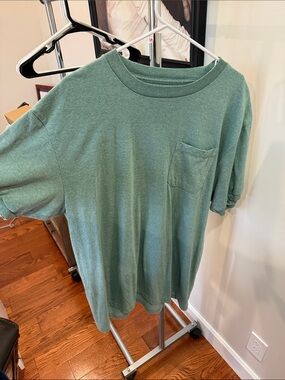 Men's Heather Sage Pocket Tee - Casual Short Sleeve